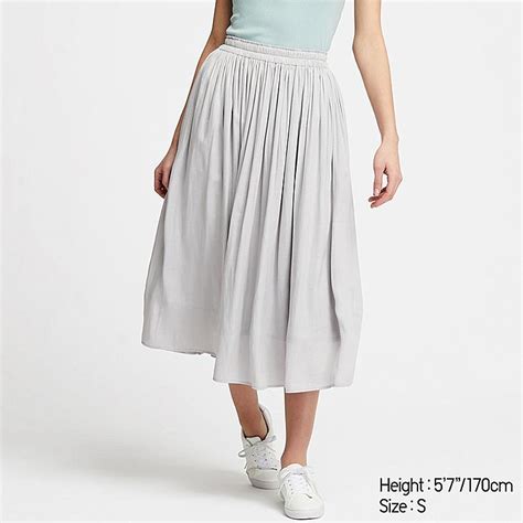 uniqlo short skirt